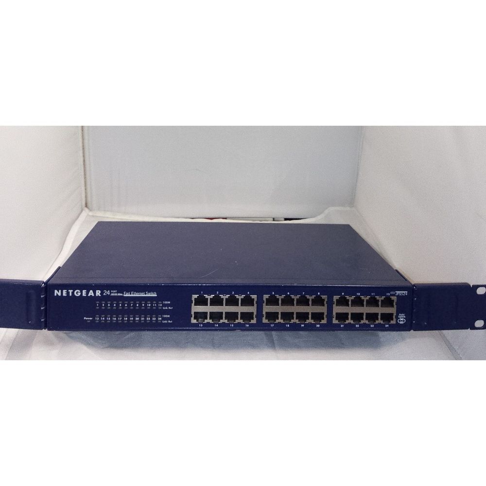 Netgear JFS524 24-port 10/100 Fast Ethernet switch plug-and-play